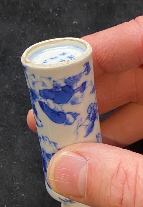 古玩陶瓷青花嬰戲圖鼻煙壺真品鑒賞圖