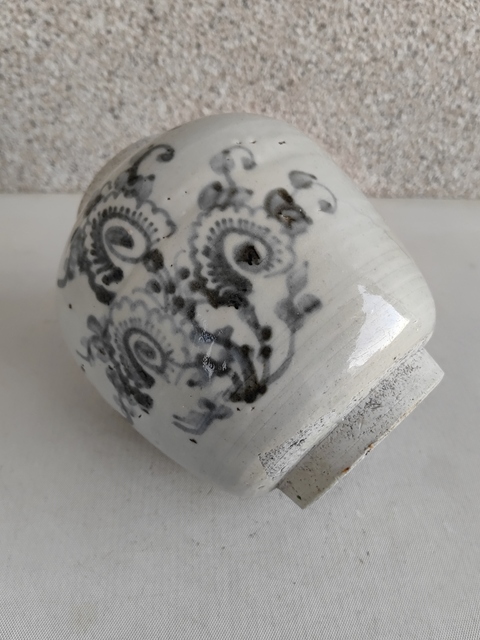 古玩陶瓷花卉紋青花罐拍賣，當(dāng)前價(jià)格850元