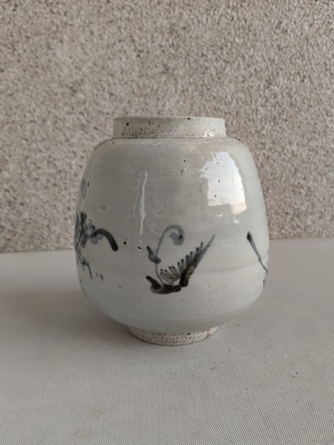 古玩陶瓷花卉紋青花罐拍賣，當(dāng)前價(jià)格850元