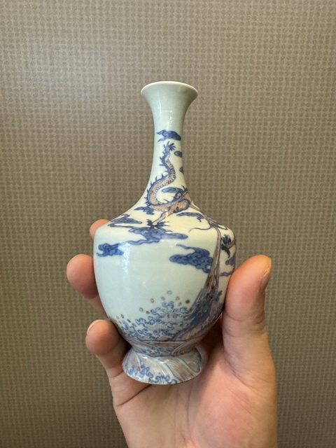 古玩陶瓷青花加紫龍紋瓶真品鑒賞圖