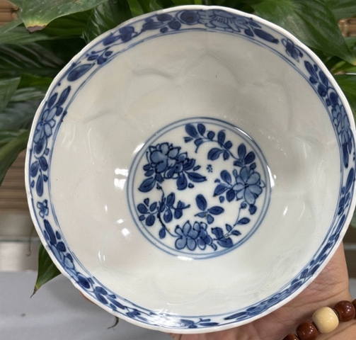 古玩陶瓷青花花卉紋碗真品鑒賞圖