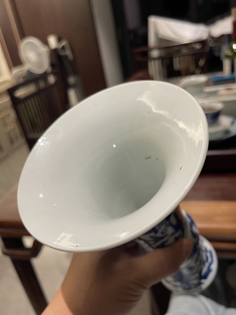 古玩陶瓷花卉紋青花花觚真品鑒賞圖