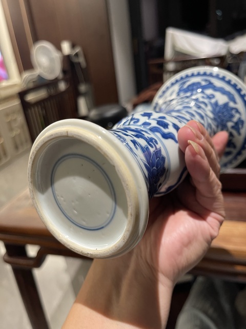 古玩陶瓷花卉紋青花花觚真品鑒賞圖