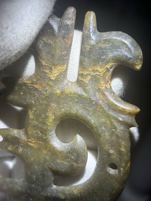 古玩玉器仿“紅山文化”勾云形佩真品鑒賞圖