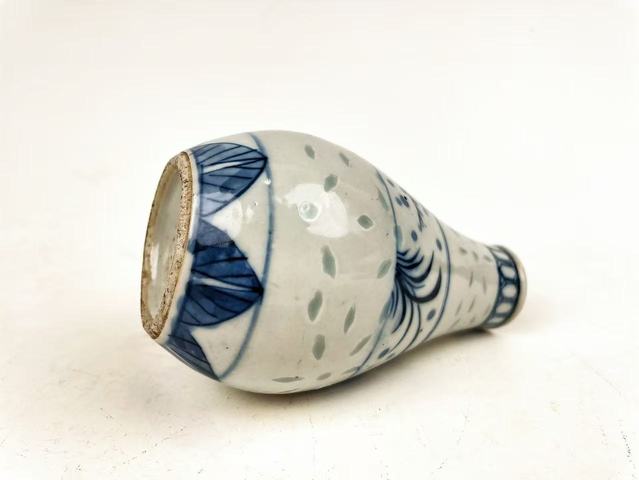 古玩陶瓷清晚期·青花鏤空松竹梅膽瓶拍賣，當前價格0元