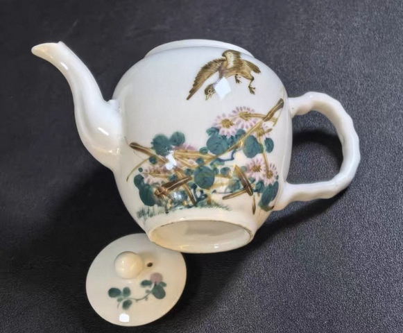 古玩陶瓷花鳥紋執壺真品鑒賞圖