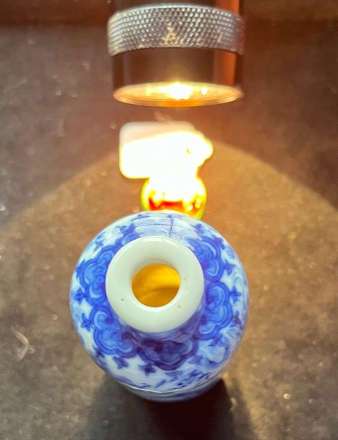 古玩陶瓷青花群猴圖鼻煙壺真品鑒賞圖