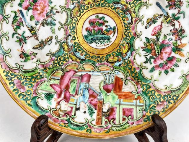古玩陶瓷清晚期·廣彩西廂記人物盤真品鑒賞圖
