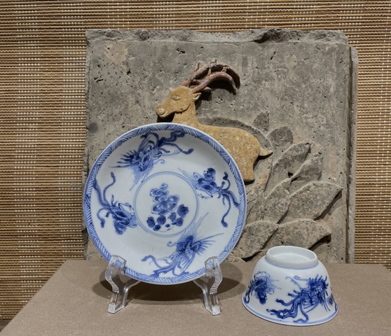 古玩陶瓷青花鳳紋杯碟真品鑒賞圖