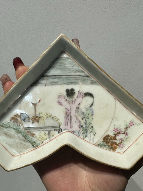 古玩陶瓷淺絳彩仕女人物攢盤真品鑒賞圖