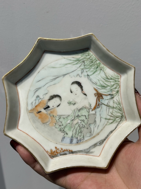 古玩陶瓷淺絳彩仕女人物攢盤真品鑒賞圖