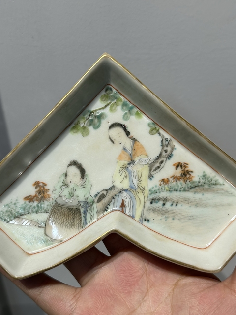 古玩陶瓷淺絳彩仕女人物攢盤真品鑒賞圖