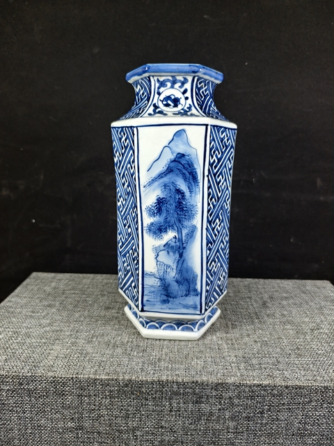 古玩陶瓷青花山水人物六方瓶拍賣，當前價格1680元