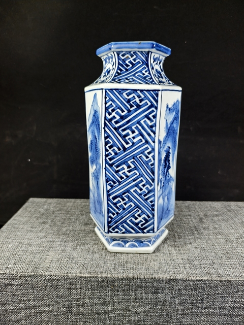 古玩陶瓷青花山水人物六方瓶拍賣，當前價格1680元