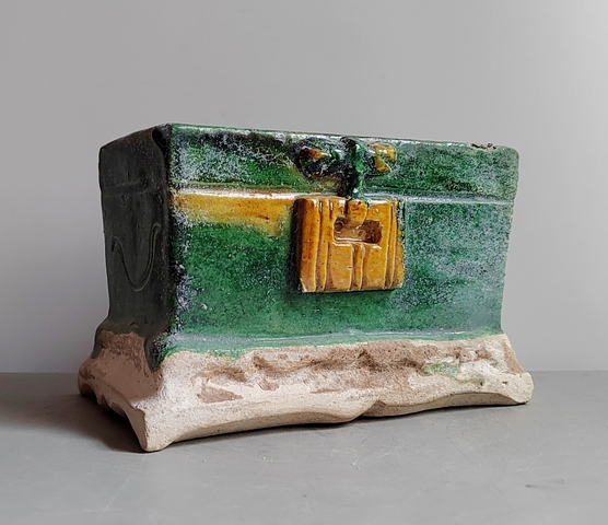 古玩陶瓷精美的明代三彩寶箱拍賣，當前價格190元