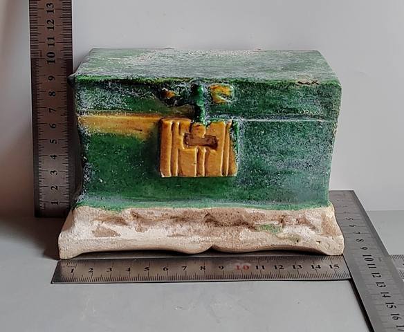 古玩陶瓷精美的明代三彩寶箱拍賣，當前價格190元