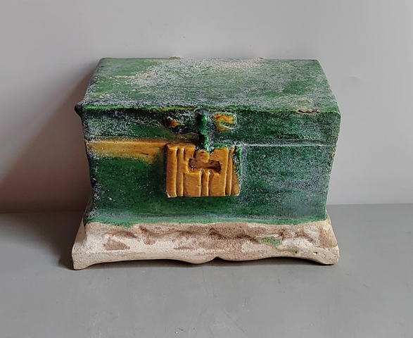 古玩陶瓷精美的明代三彩寶箱拍賣，當前價格190元