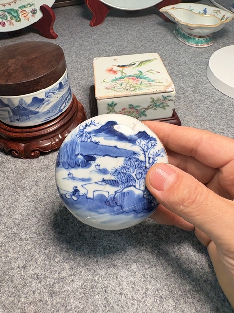 古玩陶瓷晚清青花印泥盒真品鑒賞圖