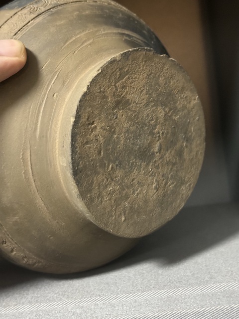 古玩陶瓷漢·灰陶磨光水波紋罐拍賣，當前價格650元