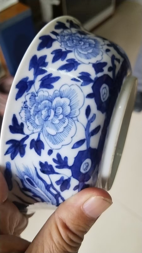 古玩陶瓷鳳穿牡丹紋青花碗真品鑒賞圖