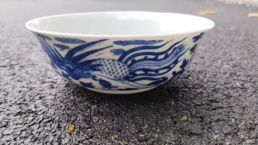 古玩陶瓷鳳穿牡丹紋青花碗真品鑒賞圖