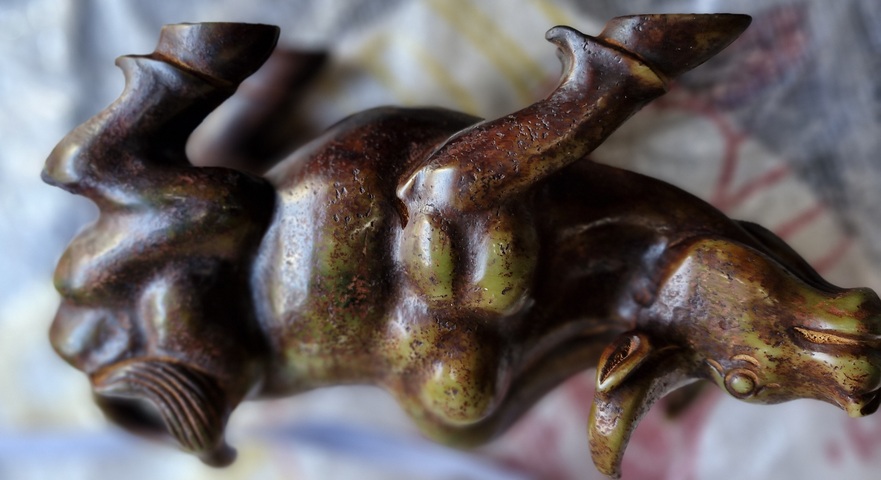 古玩玉器做舊仿古“玉牛”真品鑒賞圖