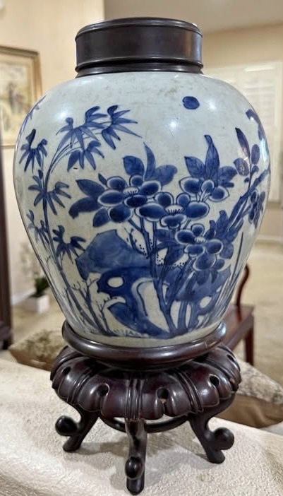 古玩陶瓷花卉紋青花罐真品鑒賞圖