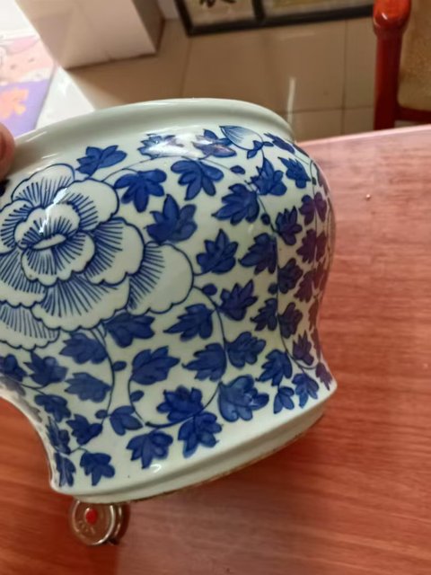 古玩陶瓷花卉紋青花廣口罐真品鑒賞圖