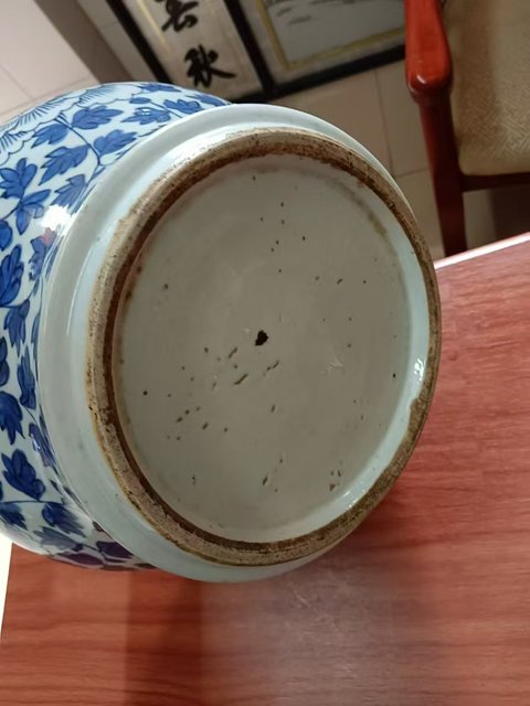 古玩陶瓷花卉紋青花廣口罐真品鑒賞圖