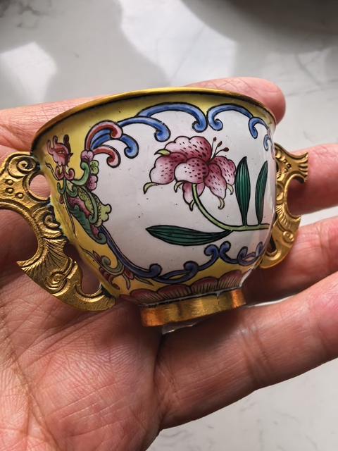 古玩陶瓷銅胎畫琺瑯彩花卉紋盞托真品鑒賞圖