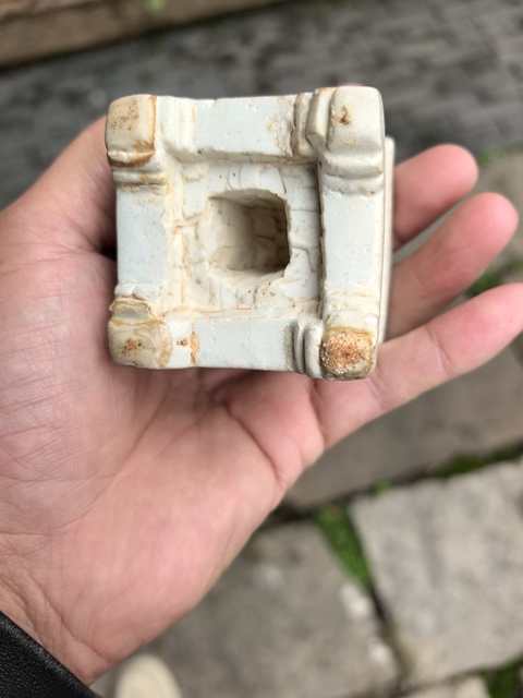 古玩陶瓷白釉底座真品鑒賞圖