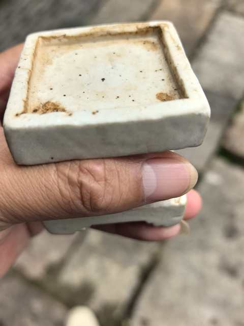 古玩陶瓷白釉底座真品鑒賞圖