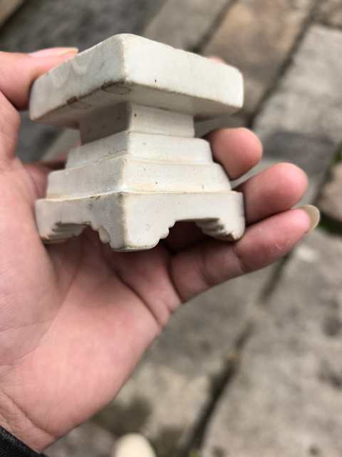 古玩陶瓷白釉底座真品鑒賞圖