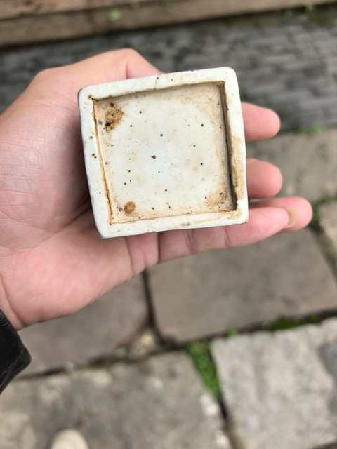 古玩陶瓷白釉底座真品鑒賞圖