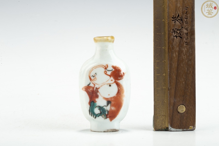 古玩陶瓷紅綠彩人物紋鼻煙壺拍賣，當前價格676元