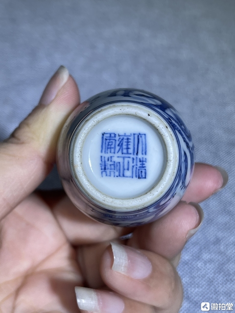 古玩陶瓷青花駿馬紋小賞瓶真品鑒賞圖