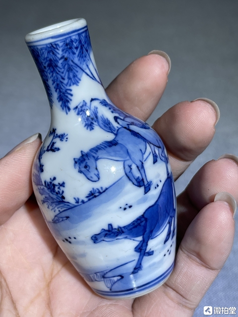 古玩陶瓷青花駿馬紋小賞瓶真品鑒賞圖