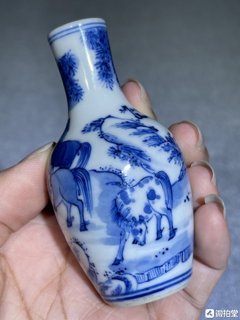 古玩陶瓷青花駿馬紋小賞瓶真品鑒賞圖