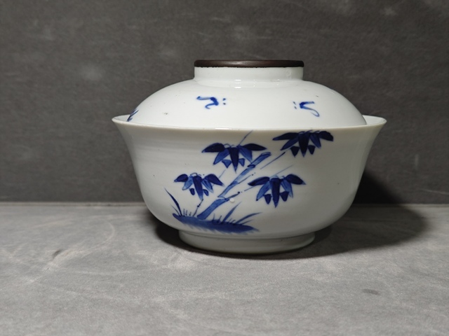 古玩陶瓷青花竹葉紋蓋碗真品鑒賞圖