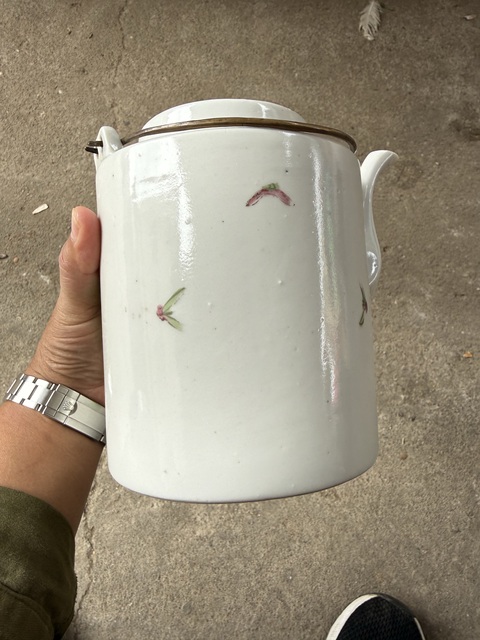 古玩陶瓷柳樹黃鶯粉彩提梁壺真品鑒賞圖