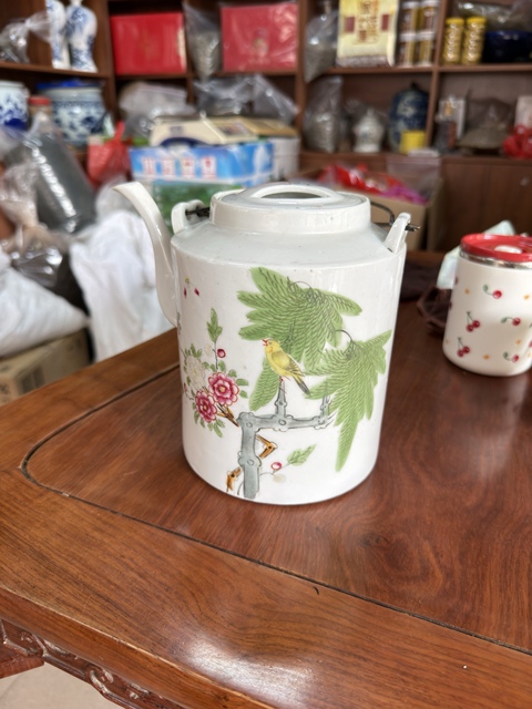 古玩陶瓷柳樹黃鶯粉彩提梁壺真品鑒賞圖