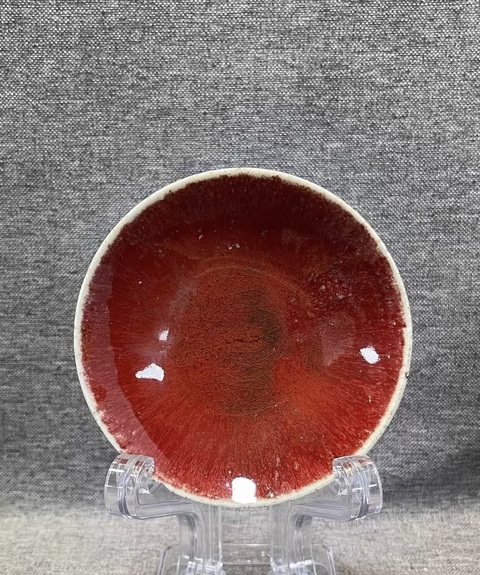古玩陶瓷紅釉碗真品鑒賞圖
