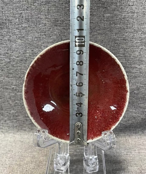 古玩陶瓷紅釉碗真品鑒賞圖