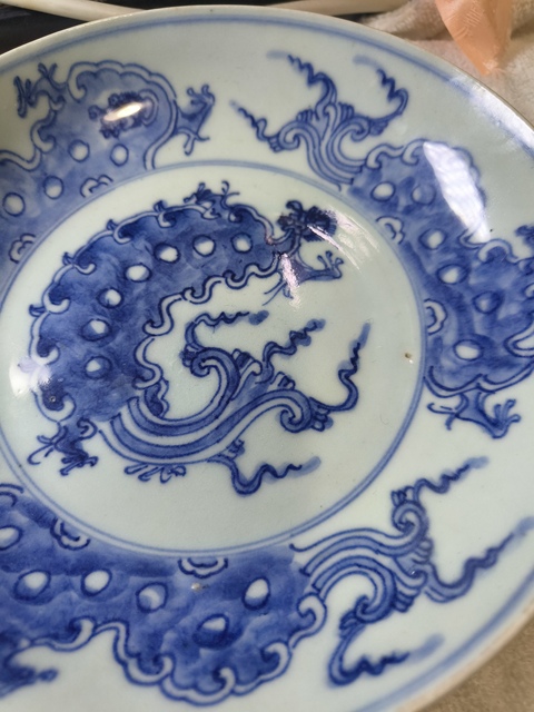 古玩陶瓷龍紋青花盤真品鑒賞圖