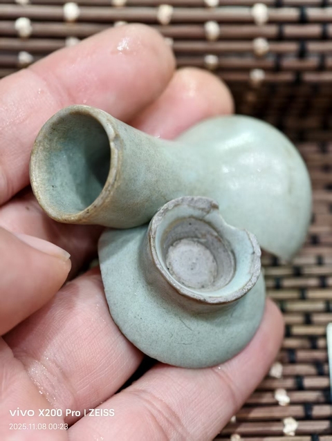 古玩陶瓷罕見南宋早期官窯低齡頭花插標本拍賣，當前價格2980元