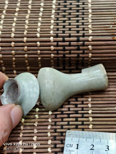 古玩陶瓷罕見南宋早期官窯低齡頭花插標本拍賣，當前價格2980元