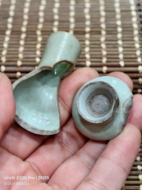 古玩陶瓷罕見南宋早期官窯低齡頭花插標本拍賣，當前價格2980元