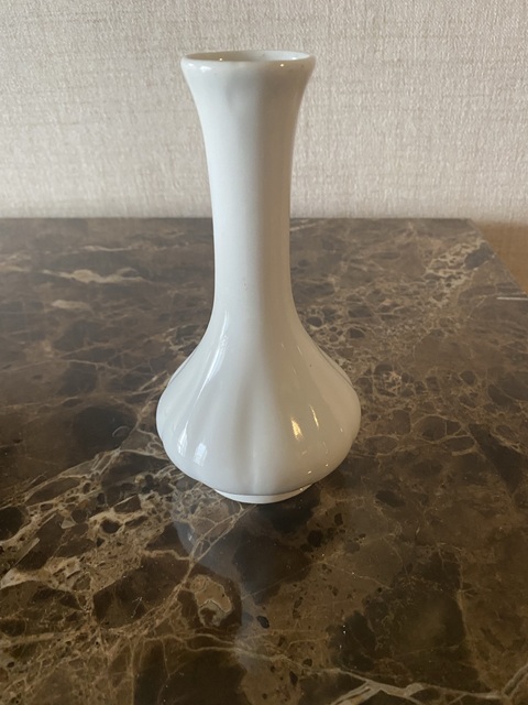 古玩陶瓷白釉撇口瓶拍賣，當前價格16600元