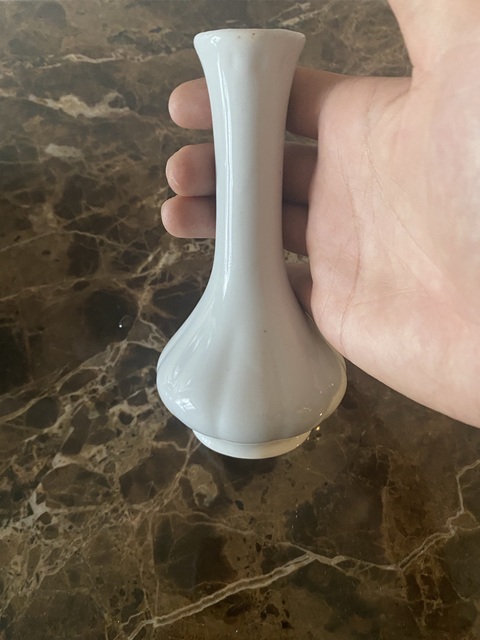 古玩陶瓷白釉撇口瓶拍賣，當前價格16600元