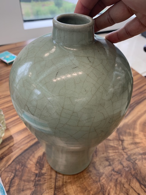 古玩陶瓷綠哥釉梅瓶真品鑒賞圖